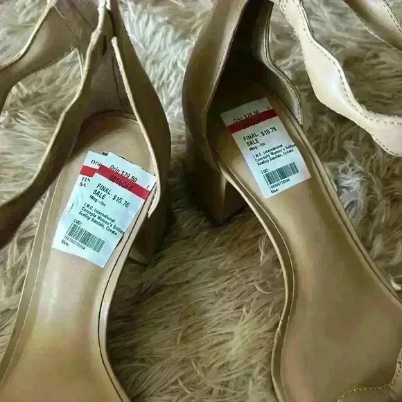 NWOB Inc sandals - Picture 5 of 5